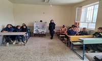 ترویج زندگی سالم در کلاس آموزشی هفته بدون دخانیات در مدرسه شهید دستغیب